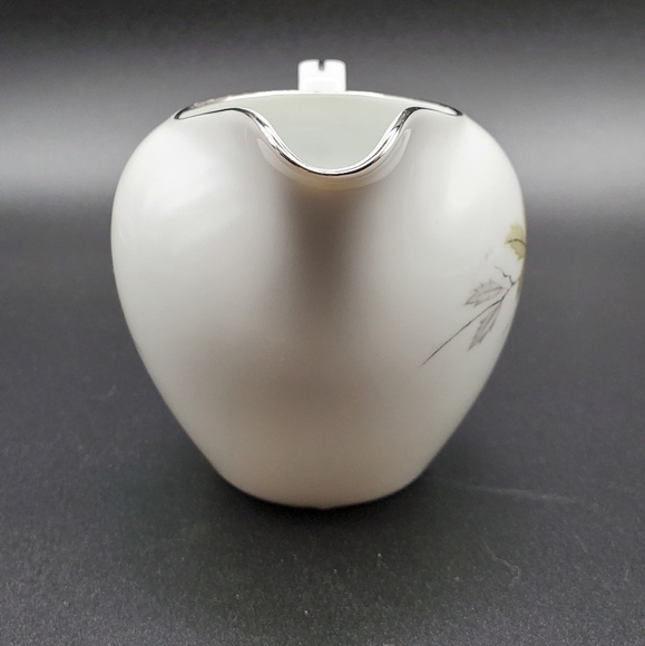 Royal M-Mita Sierra pattern #M107 milk creamer - Picture 6 of 7